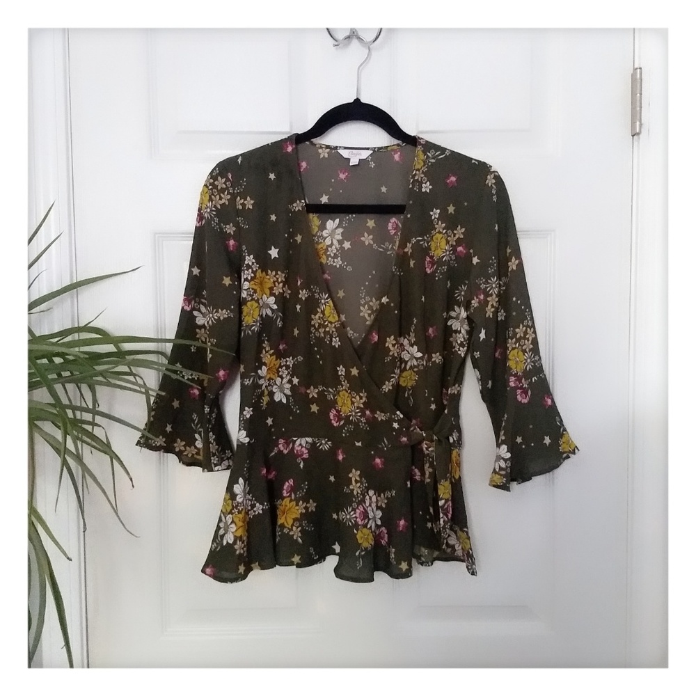 Candie's NWOT Wrap Top